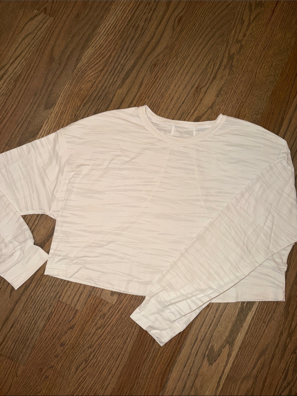 Great ! Lululemon Women’s Lightweight White Long-Sleeve Crop Crewneck Top Sz 6